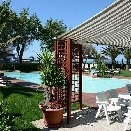 Hotel Spiaggia 3*