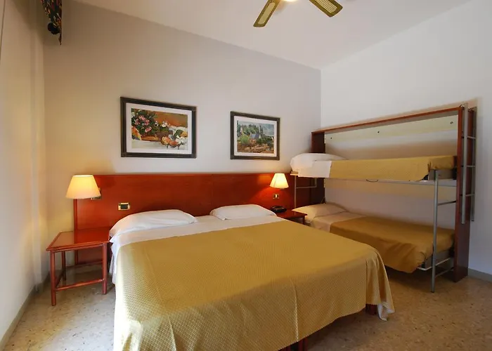 Hotel Spiaggia Πέζαρο