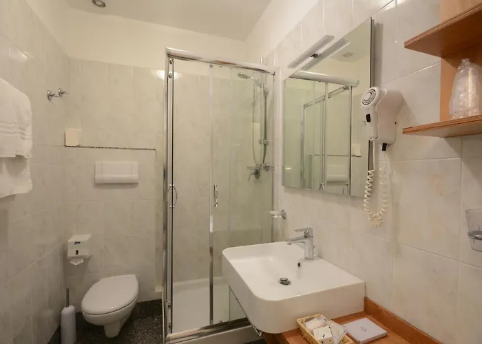 Hotel Spiaggia Ξενοδοχείο 3*