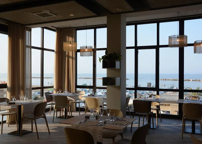 Hotel Spiaggia 3* Πέζαρο