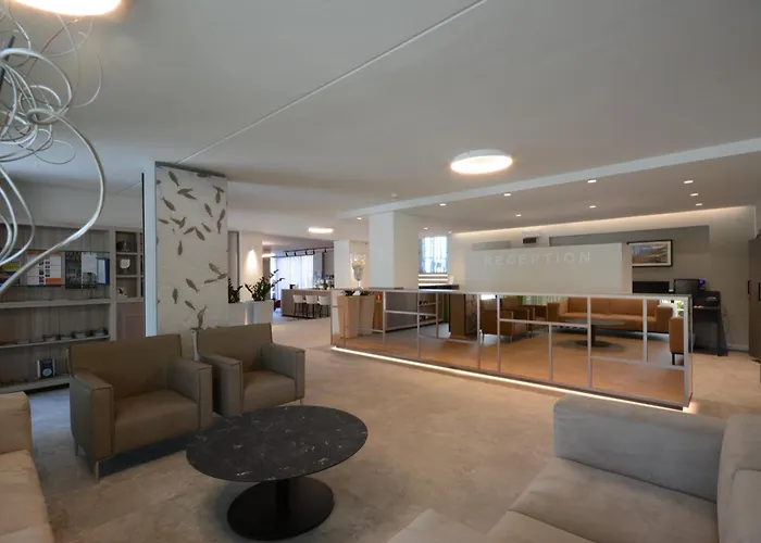 Hotel Spiaggia 3* Πέζαρο